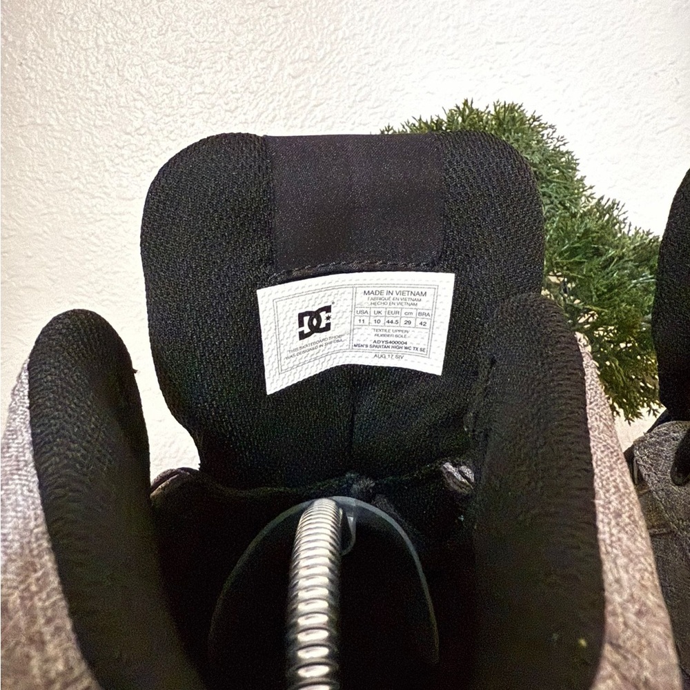 DC men’s Men's Gray High-Top Sneakers - Picture 6 of 7